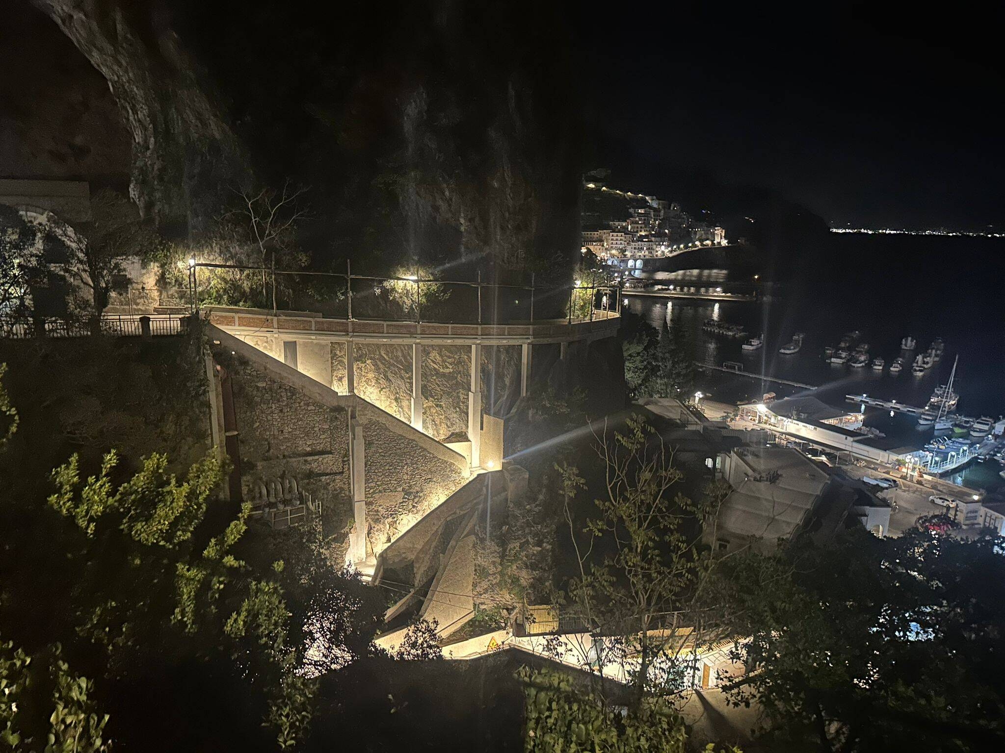 Riapre l'antica scala Santa Caterina: conclusi i lavori di messa in sicurezza  e riqualificazione / Comunicati / Novit&agrave; / Homepage - Citt&agrave; di Amalfi
